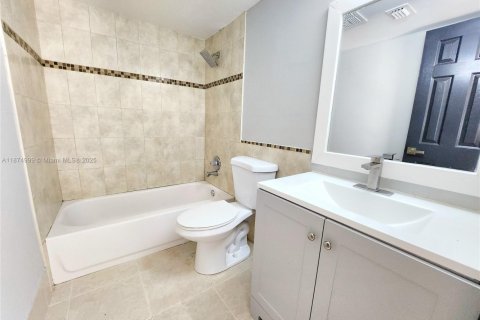 Appartement à louer à Pompano Beach, Floride: 2 chambres, 387.87 m2 № 1928734 - photo 7