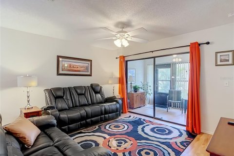 Condo in Clearwater, Florida, 2 bedrooms  № 2384475 - photo 21