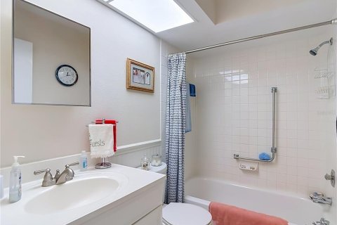 Condo in Clearwater, Florida, 2 bedrooms  № 2384475 - photo 30