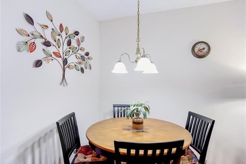 Condo in Clearwater, Florida, 2 bedrooms  № 2384475 - photo 18