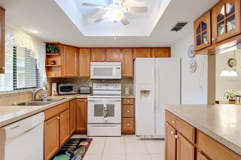 Condo in Clearwater, Florida, 2 bedrooms  № 2384475 - photo 12