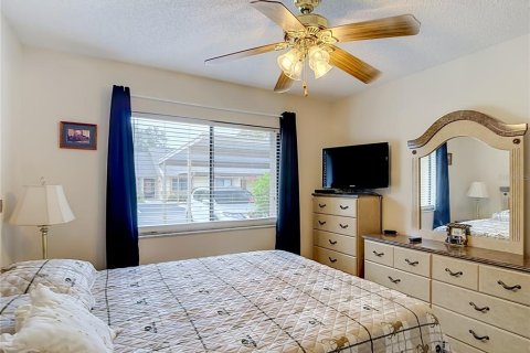 Condo in Clearwater, Florida, 2 bedrooms  № 2384475 - photo 25