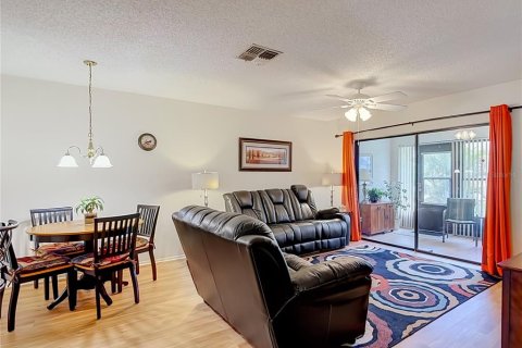 Condo in Clearwater, Florida, 2 bedrooms  № 2384475 - photo 20