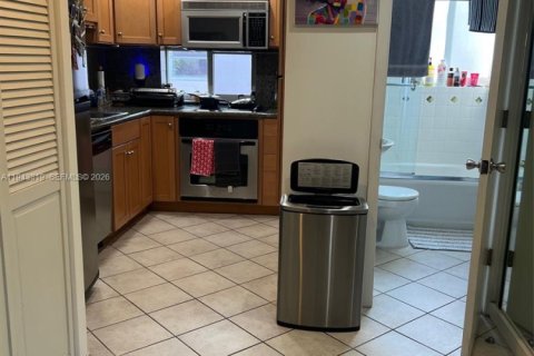 Villa ou maison à louer à Fort Lauderdale, Floride: 2 chambres, 61.32 m2 № 1999571 - photo 6