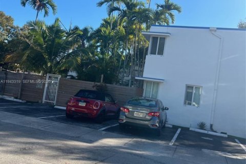 Villa ou maison à louer à Fort Lauderdale, Floride: 2 chambres, 61.32 m2 № 1999571 - photo 21
