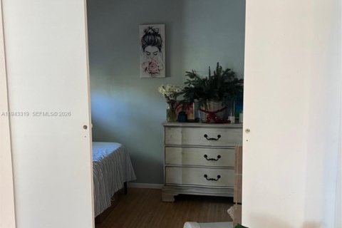 Villa ou maison à louer à Fort Lauderdale, Floride: 2 chambres, 61.32 m2 № 1999571 - photo 11