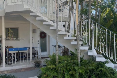 Villa ou maison à louer à Fort Lauderdale, Floride: 2 chambres, 61.32 m2 № 1999571 - photo 2
