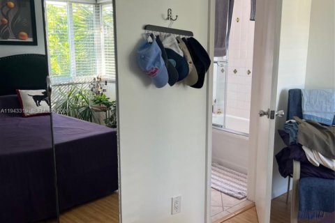 Villa ou maison à louer à Fort Lauderdale, Floride: 2 chambres, 61.32 m2 № 1999571 - photo 10