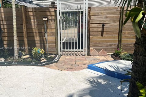 Villa ou maison à louer à Fort Lauderdale, Floride: 2 chambres, 61.32 m2 № 1999571 - photo 19