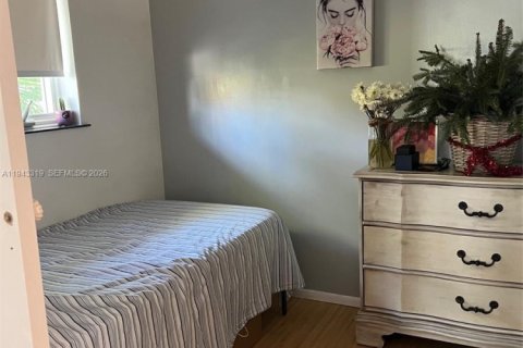 Villa ou maison à louer à Fort Lauderdale, Floride: 2 chambres, 61.32 m2 № 1999571 - photo 13