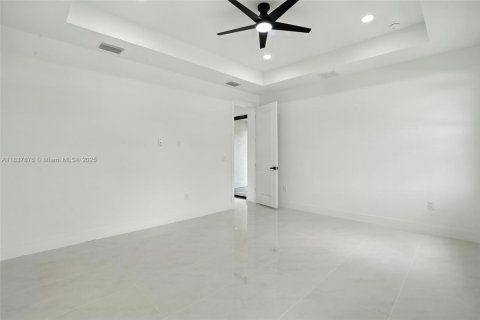Casa en venta en Cape Coral, Florida, 3 dormitorios, 166.57 m2 № 1823575 - foto 13