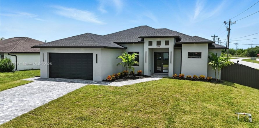 Casa en Cape Coral, Florida 3 dormitorios, 166.57 m2 № 1823575
