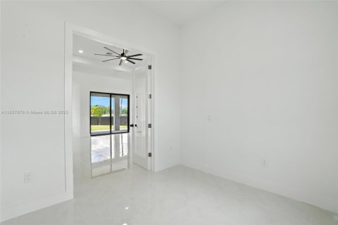 Casa en venta en Cape Coral, Florida, 3 dormitorios, 166.57 m2 № 1823575 - foto 12