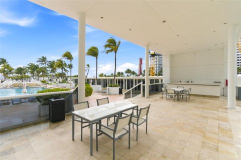 Condo in Bal Harbour, Florida, 2 bedrooms  № 2004936 - photo 29