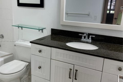 Condo in Miami, Florida, 1 bedroom № 1977773 - photo 5