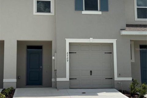 Townhouse in Winter Haven, Florida 3 bedrooms, 155.43 sq.m. № 2353395