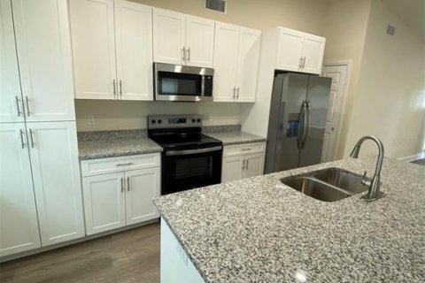 Villa ou maison à louer à Palm Harbor, Floride: 4 chambres, 139.35 m2 № 2433498 - photo 5
