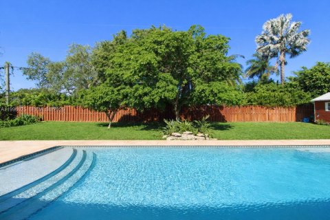 House in Homestead, Florida 3 bedrooms, 160.07 sq.m. № 2064396 - photo 25