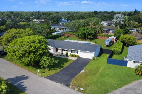 House in Homestead, Florida 3 bedrooms, 160.07 sq.m. № 2064396 - photo 6