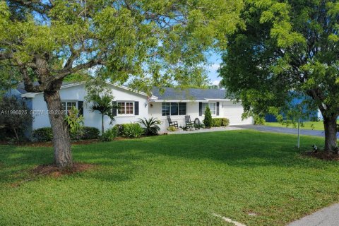 House in Homestead, Florida 3 bedrooms, 160.07 sq.m. № 2064396 - photo 3