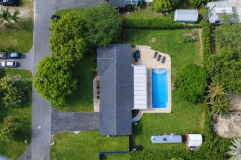 House in Homestead, Florida 3 bedrooms, 160.07 sq.m. № 2064396 - photo 4