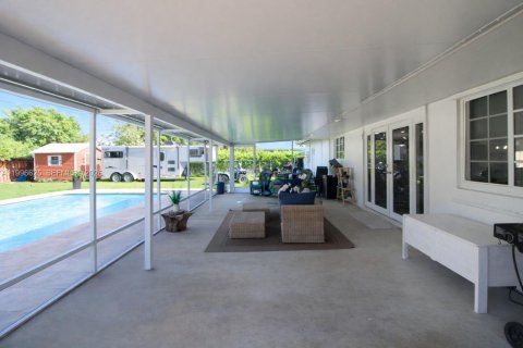 House in Homestead, Florida 3 bedrooms, 160.07 sq.m. № 2064396 - photo 22