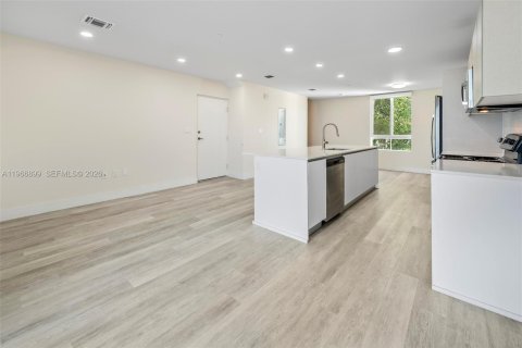 Appartement à louer à Miami, Floride: 2 chambres, 119.1 m2 № 2029645 - photo 2