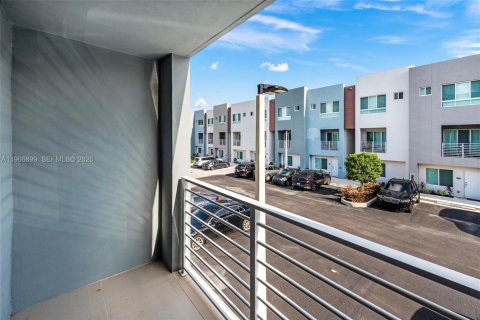 Appartement à louer à Miami, Floride: 2 chambres, 119.1 m2 № 2029645 - photo 17