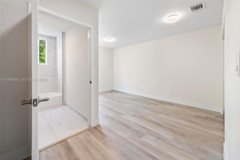 Appartement à louer à Miami, Floride: 2 chambres, 119.1 m2 № 2029645 - photo 10