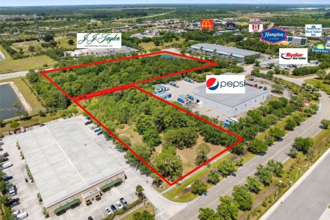 Immobilier commercial à vendre à St. Lucie, Floride № 1774549 - photo 10