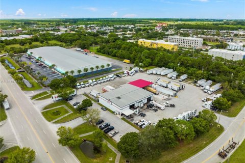 Immobilier commercial à vendre à St. Lucie, Floride № 1774549 - photo 13
