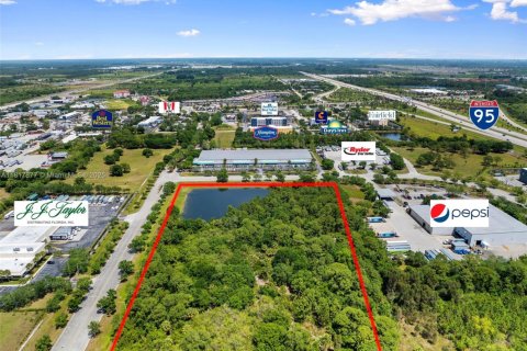 Immobilier commercial à vendre à St. Lucie, Floride № 1774549 - photo 1