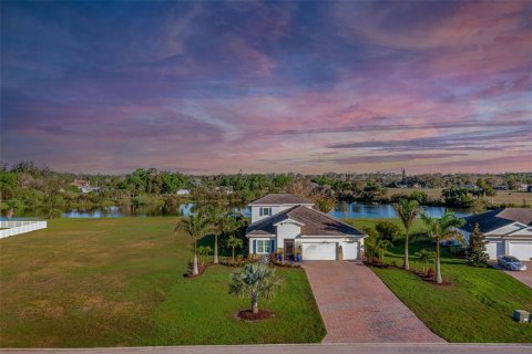 House in Alva, Florida 4 bedrooms, 303.42 sq.m. № 1513961 - photo 2