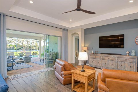 House in Alva, Florida 4 bedrooms, 303.42 sq.m. № 1513961 - photo 8