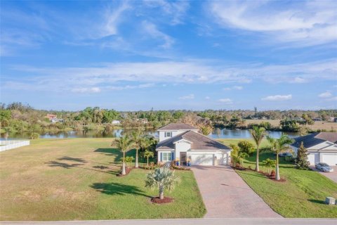 House in Alva, Florida 4 bedrooms, 303.42 sq.m. № 1513961 - photo 3