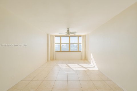 Снять в аренду кондоминиум в Майами-Бич, Флорида 2 спальни, 97.08м2, № 2004341 - фото 2