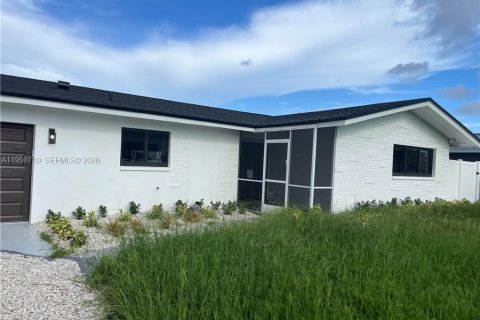 Villa ou maison à Cape Coral, Floride 3 chambres, 161.37 m2 № 2089272