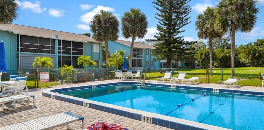 Propiedad comercial en Stuart, Florida 2 dormitorios, 90.02 m2 № 1226792