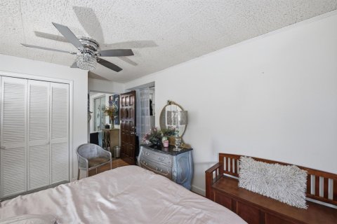 House in Vero Beach, Florida 3 bedrooms, 114.83 sq.m. № 2185082 - photo 30