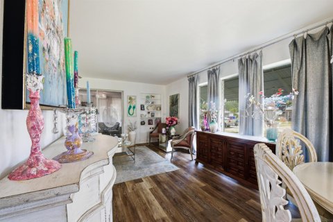 House in Vero Beach, Florida 3 bedrooms, 114.83 sq.m. № 2185082 - photo 19