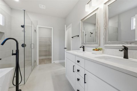 House in Gainesville, Florida 4 bedrooms, 222.69 sq.m. № 2092821 - photo 22