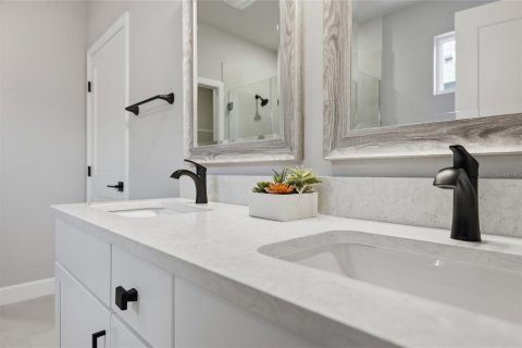House in Gainesville, Florida 4 bedrooms, 222.69 sq.m. № 2092821 - photo 9