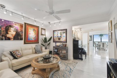 Condominio en venta en Clearwater, Florida, 4 dormitorios, 328.13 m2 № 1818991 - foto 14
