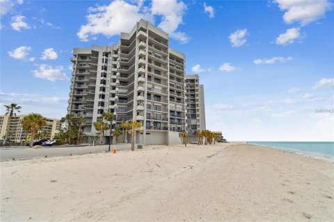 Condominio en venta en Clearwater, Florida, 4 dormitorios, 328.13 m2 № 1818991 - foto 1