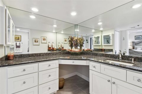 Condominio en venta en Clearwater, Florida, 4 dormitorios, 328.13 m2 № 1818991 - foto 26