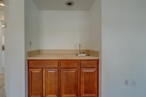 House in Palm Harbor, Florida 3 bedrooms, 129.13 sq.m. № 1798122 - photo 18