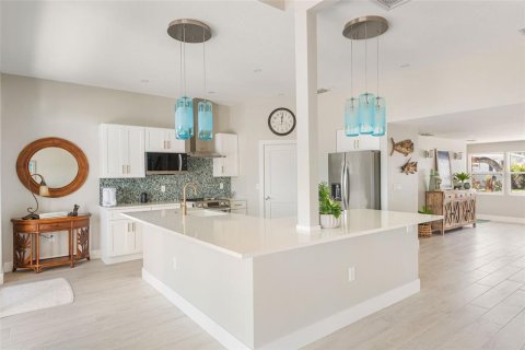 Casa en venta en Englewood, Florida, 4 dormitorios, 206.8 m2 № 2126815 - foto 18