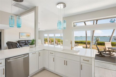 Casa en venta en Englewood, Florida, 4 dormitorios, 206.8 m2 № 2126815 - foto 15