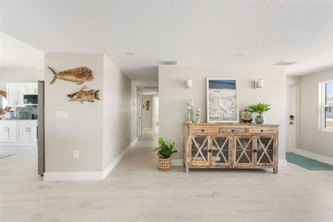 Casa en venta en Englewood, Florida, 4 dormitorios, 206.8 m2 № 2126815 - foto 25