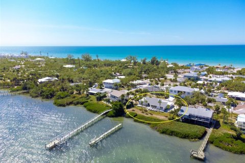 Casa en Englewood, Florida 4 dormitorios, 206.8 m2 № 2126815